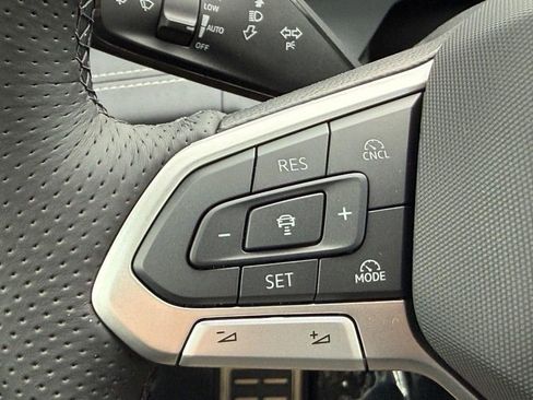New 2026 Volkswagen Tiguan SE R-Line AWD/4WD image 8