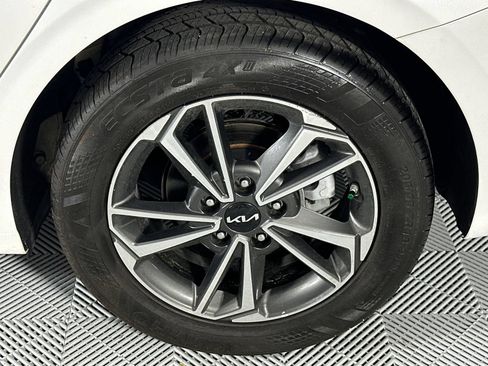 Used 2023 Kia Forte LXS FWD image 10
