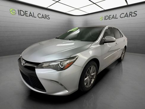 Used 2017 Toyota Camry SE FWD image 1