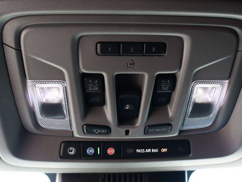 Used 2024 GMC Sierra 2500 Denali w/ Denali Reserve Package AWD/4WD image 35