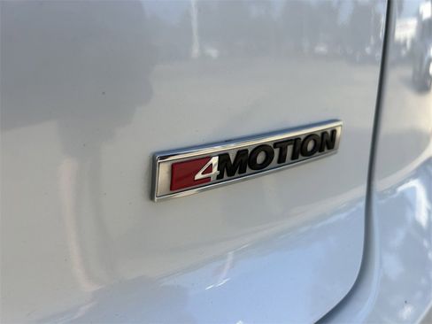 Used 2022 Volkswagen Atlas Cross Sport SEL R-Line image 11