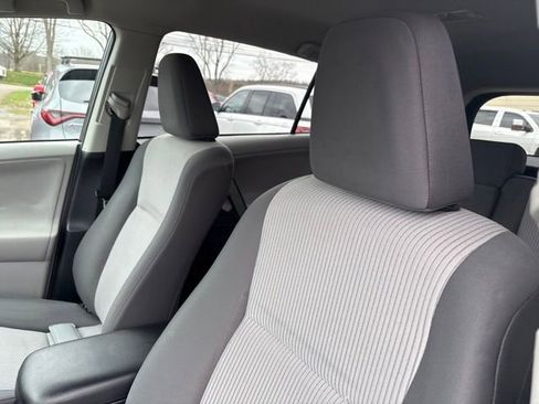 Used 2013 Toyota RAV4 LE AWD/4WD image 9