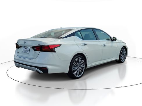 Used 2023 Nissan Altima 2.5 SL FWD image 4