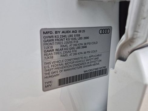 Certified 2025 Audi Q3 2.0T Premium w/ Convenience Package AWD/4WD image 24