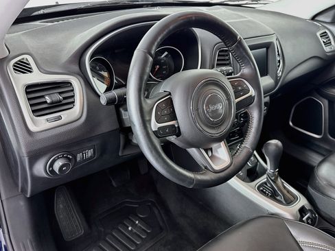 Used 2018 Jeep Compass Latitude w/ Popular Equipment Group AWD/4WD image 9