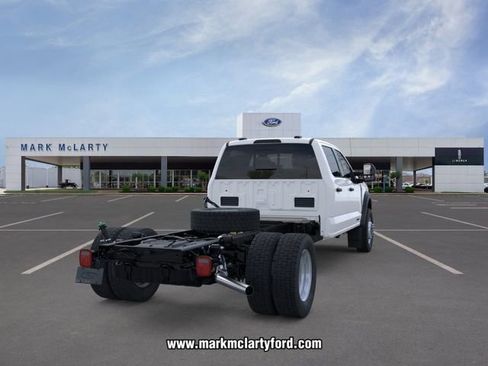 New 2026 Ford F550 4x4 Crew Cab image 8