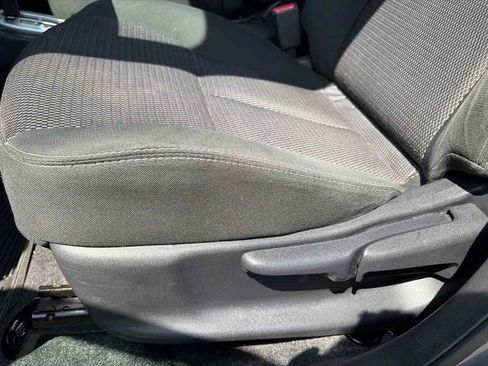 Used 2019 Nissan Versa SV FWD image 9