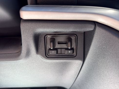 Certified 2025 Ford Expedition Active AWD/4WD image 25