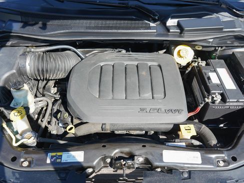 Used 2020 Dodge Grand Caravan SE w/ UConnect Hands-Free Group FWD image 30