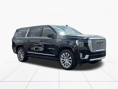 Used 2024 GMC Yukon XL Denali w/ Denali Reserve Package AWD/4WD image 8