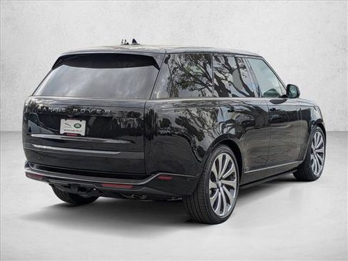 New 2025 Land Rover Range Rover SE image 2