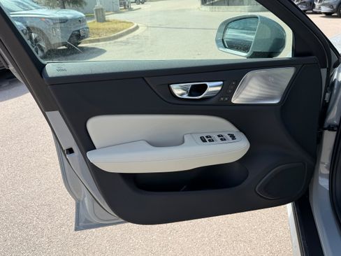 New 2026 Volvo V60 B5 Cross Country Ultra w/ Protection Package Premier image 17