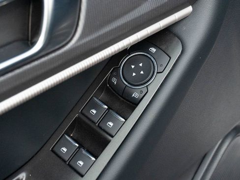 Used 2025 Ford Explorer ST-Line RWD image 18