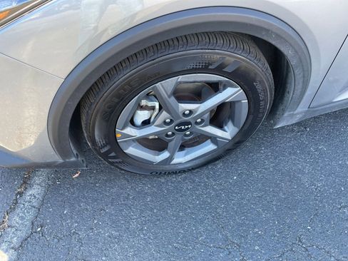 Used 2025 Kia K4 LXS image 28