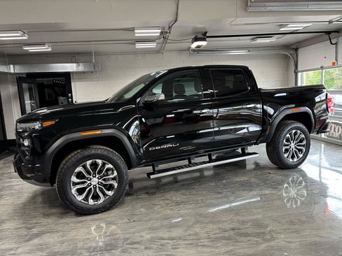 Used 2023 GMC Canyon Denali AWD/4WD image 6