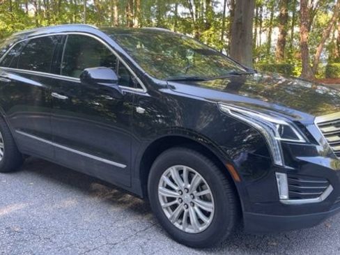 Used 2019 Cadillac XT5 FWD image 2
