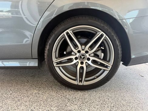 Used 2019 Mercedes-Benz E 300 image 7