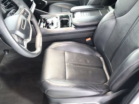 Used 2023 Jeep Wagoneer L Series II AWD/4WD image 20