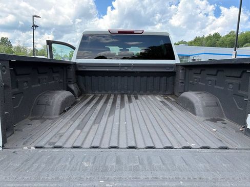 Used 2022 Chevrolet Silverado 2500 Custom w/ Custom Value Package AWD/4WD image 14