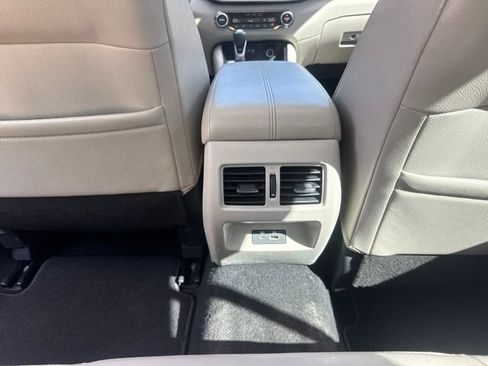 Used 2019 Nissan Altima 2.5 Platinum AWD/4WD image 19