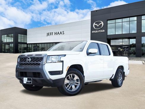Used 2025 Nissan Frontier SV RWD image 1