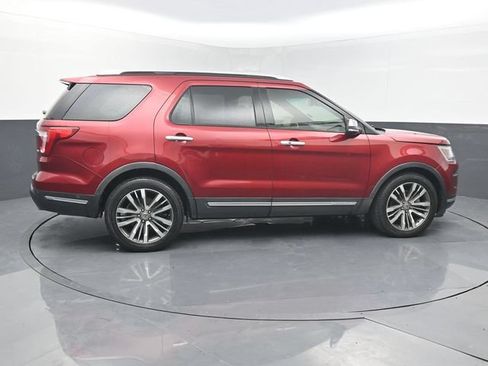 Used 2018 Ford Explorer Platinum AWD/4WD image 7