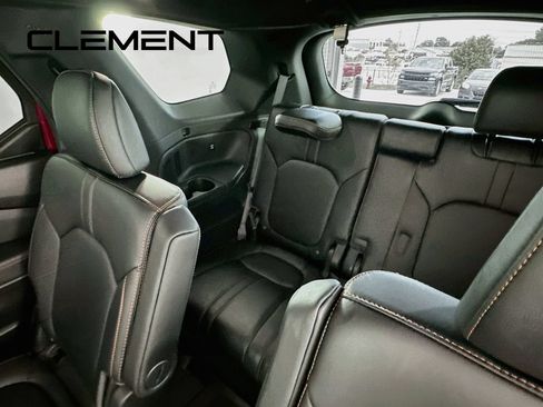 Used 2025 Honda Pilot TrailSport image 33