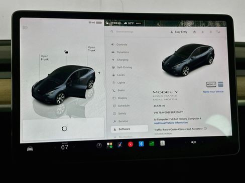 Used 2024 Tesla Model Y Long Range AWD/4WD image 36