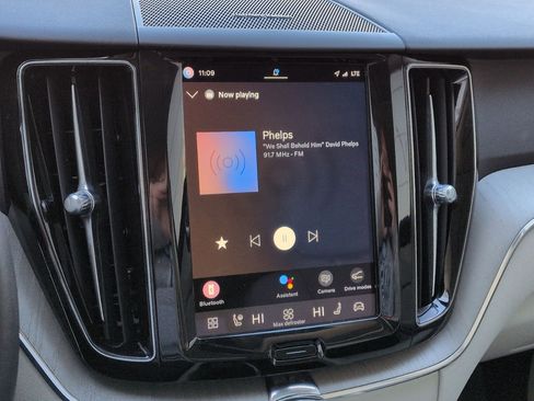 Certified 2023 Volvo XC60 T8 Plus image 22