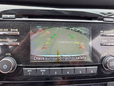 Used 2015 Nissan Rogue SV FWD image 25