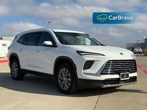 Used 2025 Buick Enclave Preferred image 1