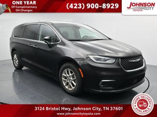 Used 2023 Chrysler Pacifica Touring-L FWD video 1