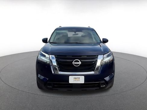 Used 2025 Nissan Pathfinder SV image 4