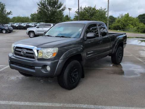 Used 2010 Toyota Tacoma PreRunner RWD image 4