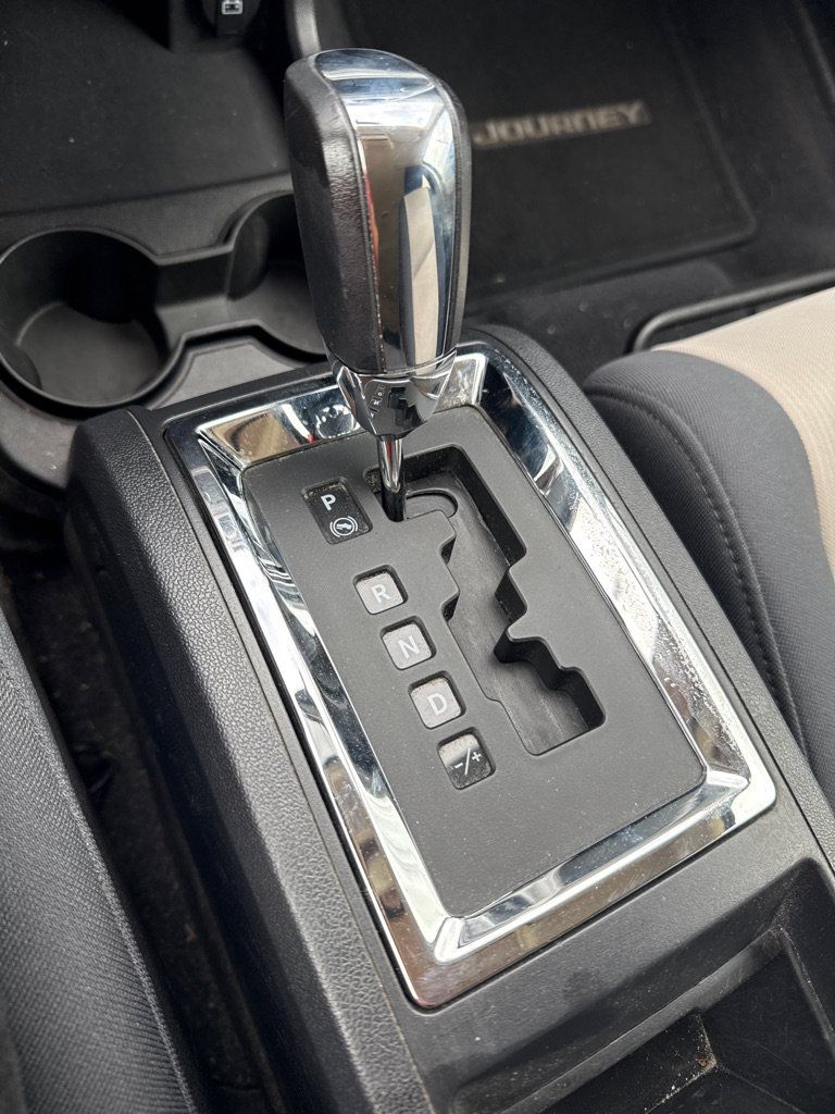 Used 2009 Dodge Journey SXT FWD image 16