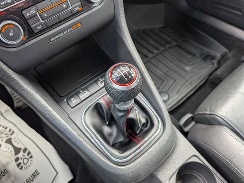 Used 2012 Volkswagen Golf R 4-Door image 18