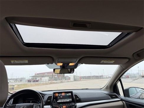 Used 2018 Honda Odyssey EX-L image 11