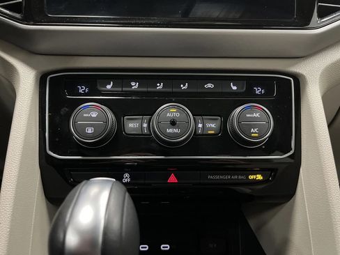 Used 2022 Volkswagen Atlas SE w/ Panoramic Sunroof Package image 19