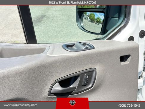 Used 2021 Ford Transit 350 XLT RWD image 17