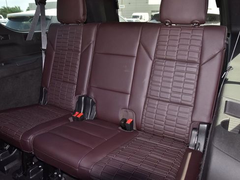Used 2023 Cadillac Escalade ESV Sport Platinum w/ LPO, ONYX Package AWD/4WD image 12