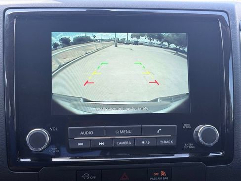 Used 2024 Nissan Frontier SL w/ Technology Package RWD image 10