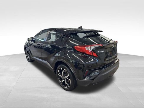 Used 2018 Toyota C-HR XLE FWD image 4