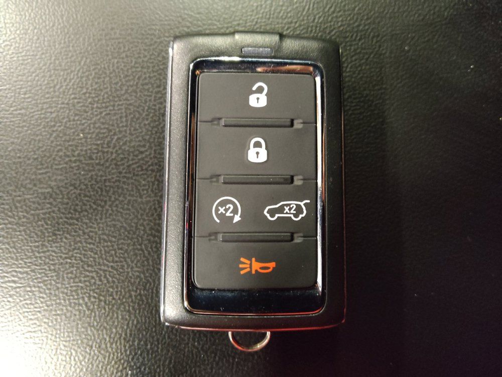 Used 2023 Jeep Grand Cherokee L Laredo RWD image 32