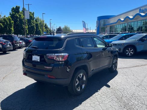 Used 2018 Jeep Compass Trailhawk w/ Leather Interior Group AWD/4WD image 5