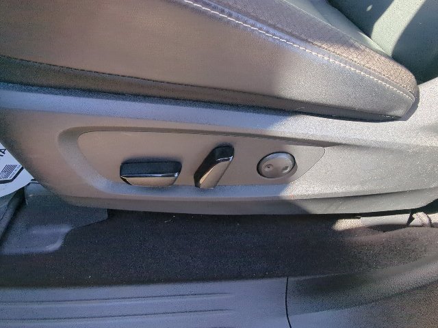 Used 2026 Nissan Pathfinder SL FWD image 11