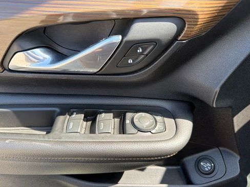 Used 2018 GMC Terrain SLE w/ Driver Convenience Package FWD image 12