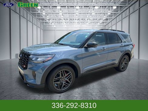 Used 2025 Ford Explorer ST RWD image 1