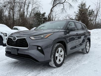 Used 2023 Toyota Highlander LE