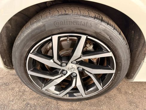 Used 2019 Volvo S60 T6 Momentum image 49