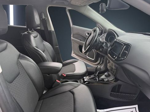 Used 2019 Jeep Compass Altitude image 12